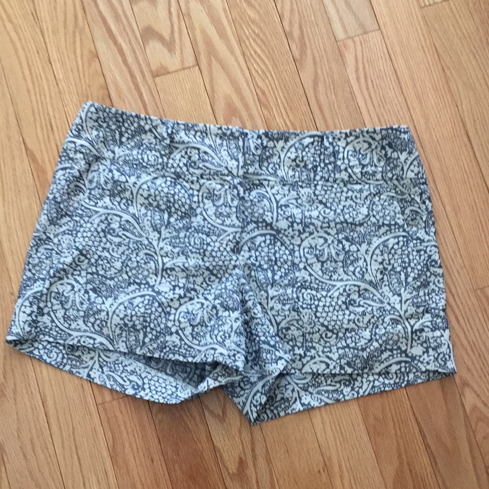 ☀️NWOT ANN TAYLOR Petite Shorts